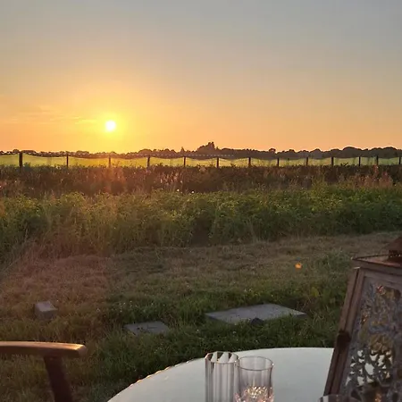 Yurt-tent Met Uitzicht Campo de lujo Hensbroek